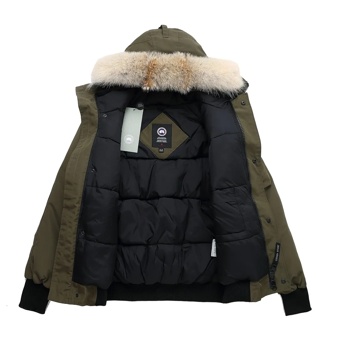 ：Black White Blue Royal Blue Red Green sizi： Canada Goose 01 ： ！ ， ！ ！ ！ CANADA GOOSE Chilliwack 01 ， ， 90 ， 。 Authentic ， 1:1 。 ， 2 ， ， 12 ， ， YKK ， ， 。 、 18 、 ，nfc 、 ， 。 、 ， 、 10 YKK ， ykk 。 、 12 ， 。 、 logo， ， Authentic。 、 ， ， ， ， 。 ，